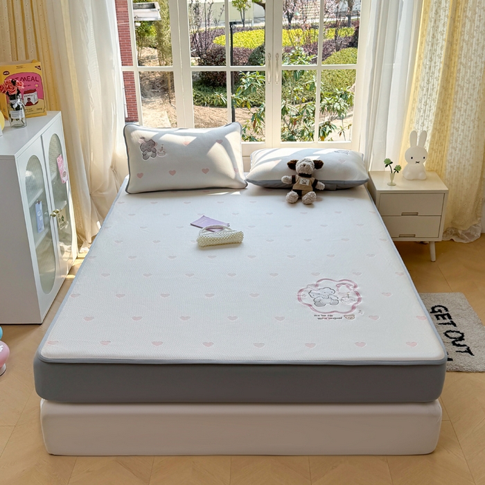 91家纺网 家纺一手货源 找家纺 凯罗 2026凯罗新款卡通印加绣花小红书爆款凉豆豆绣花床笠可水洗床笠款 甜甜烘焙屋