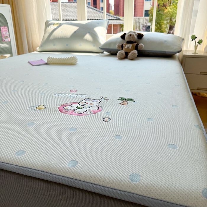 91家纺网 家纺一手货源 找家纺 凯罗 2026凯罗新款卡通印加绣花小红书爆款凉豆豆绣花床笠可水洗床笠款 夏日派对