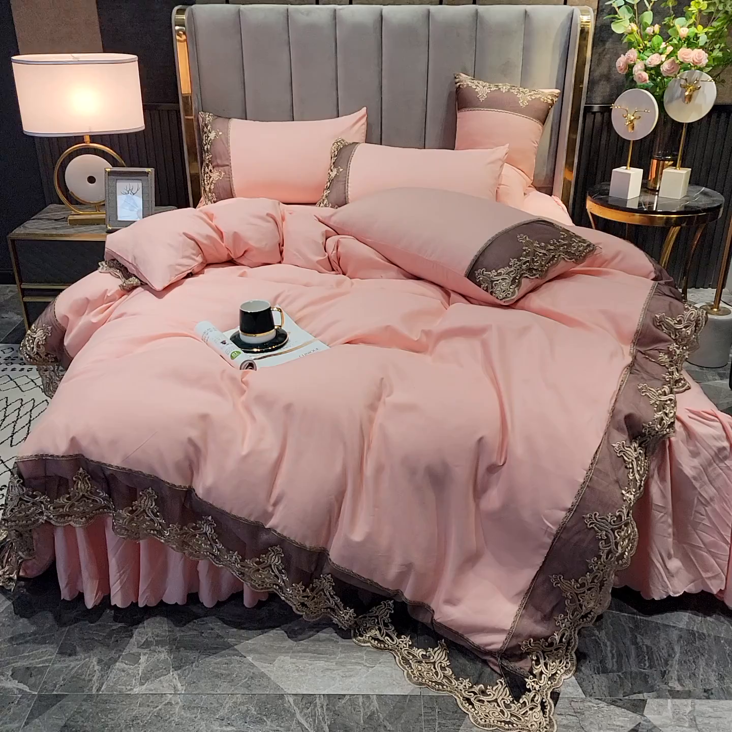 91家纺网 家纺一手货源 找家纺 沐珩家纺 2026新款轻奢典藏艺术亲肤磨毛欧式花边床裙款四件套-莫娜 莫娜-香槟玉