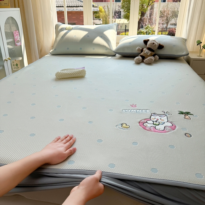 91家纺网 家纺一手货源 找家纺 凯罗 2026凯罗新款卡通印加绣花小红书爆款凉豆豆绣花床笠可水洗床笠款 夏日派对