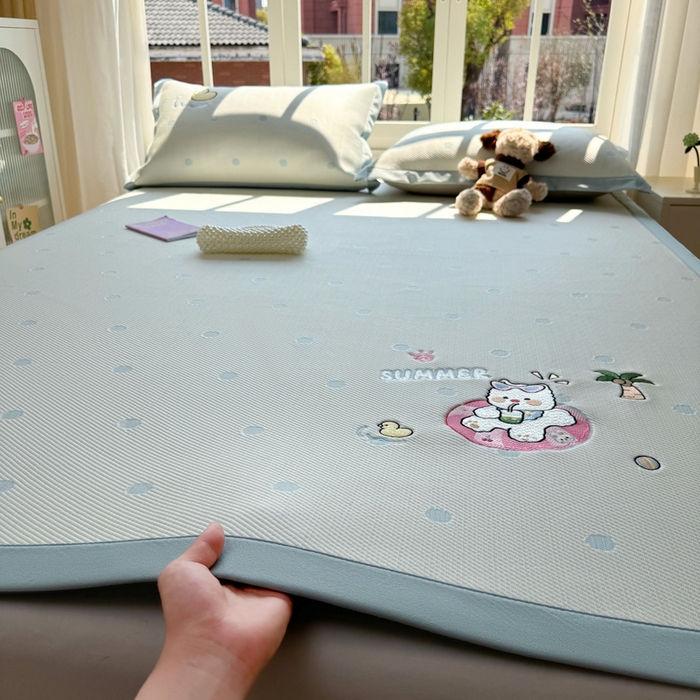 91家纺网 家纺一手货源 找家纺 凯罗 2026凯罗新款卡通印加绣花小红书爆款凉豆豆绣花床席可水洗床席款 夏日派对