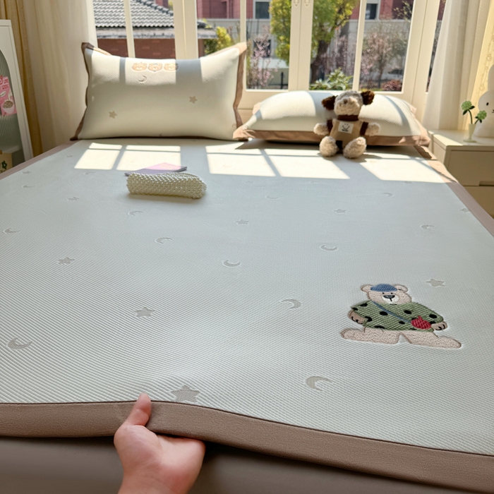 凯罗 2026凯罗新款卡通印加绣花小红书爆款凉豆豆绣花床席可水洗床席款 呆酱熊