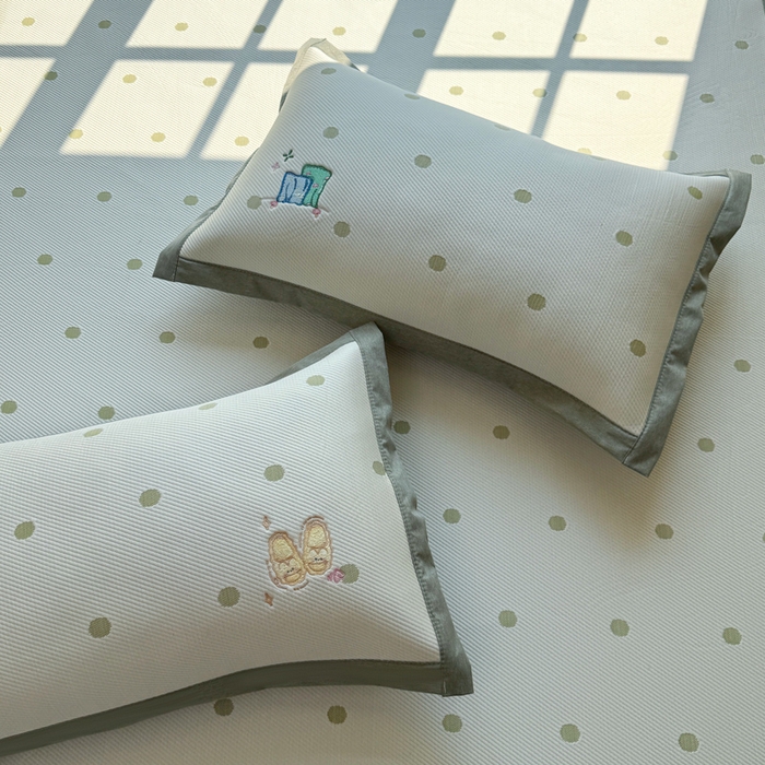 91家纺网 家纺一手货源 找家纺 凯罗 2026凯罗新款卡通印加绣花小红书爆款凉豆豆绣花床席可水洗床席款 泡泡熊猫乐