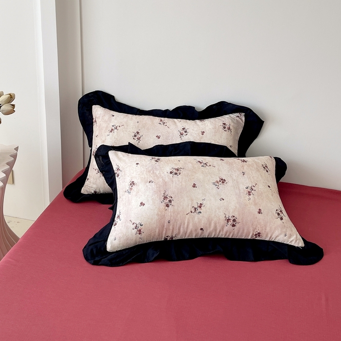 91家纺网 家纺一手货源 找家纺 蜜柚 2026新款全棉双层纱黑色花边复古赫本风四件套 莫顿庄园