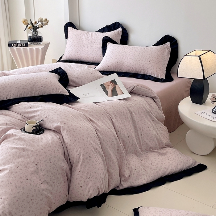 91家纺网 家纺一手货源 找家纺 蜜柚 2026新款全棉双层纱黑色花边复古赫本风四件套 樱桃小曲