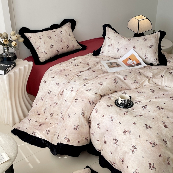 91家纺网 家纺一手货源 找家纺 蜜柚 2026新款全棉双层纱黑色花边复古赫本风四件套 莫顿庄园