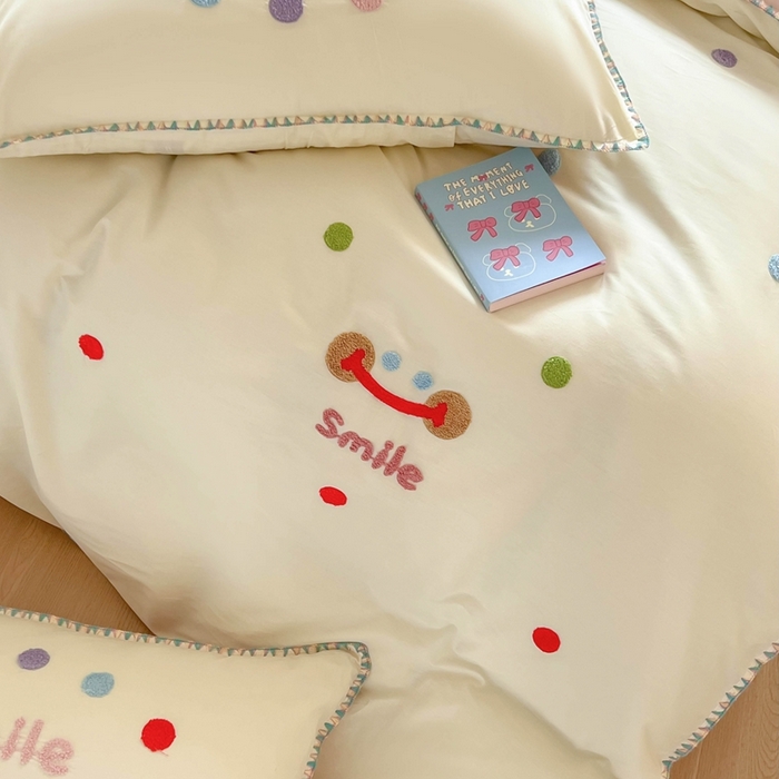 91家纺网 家纺一手货源 找家纺 蜜柚 2026新款全棉贝壳边小清新刺绣花四件套 微笑天使-粉