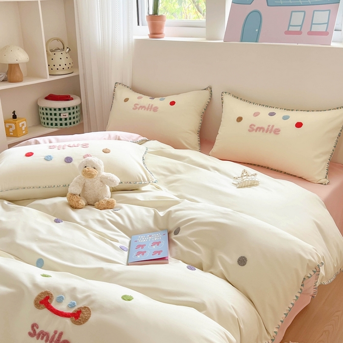 91家纺网 家纺一手货源 找家纺 蜜柚 2026新款全棉贝壳边小清新刺绣花四件套 微笑天使-粉