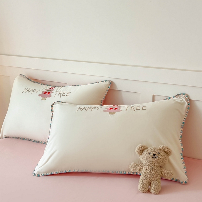 91家纺网 家纺一手货源 找家纺 蜜柚 2026新款全棉贝壳边小清新刺绣花四件套 幸福树-粉