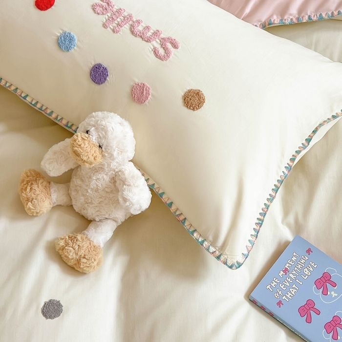 91家纺网 家纺一手货源 找家纺 蜜柚 2026新款全棉贝壳边小清新刺绣花四件套 微笑天使-粉