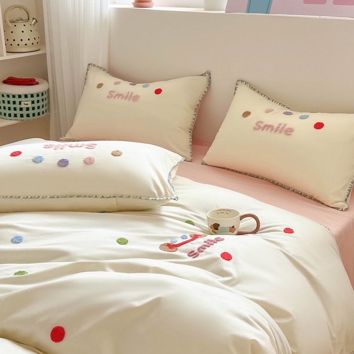 91家纺网 家纺一手货源 找家纺 蜜柚 2026新款全棉贝壳边小清新刺绣花四件套 微笑天使-粉