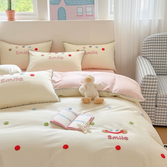 91家纺网 家纺一手货源 找家纺 蜜柚 2026新款全棉贝壳边小清新刺绣花四件套 微笑天使-粉