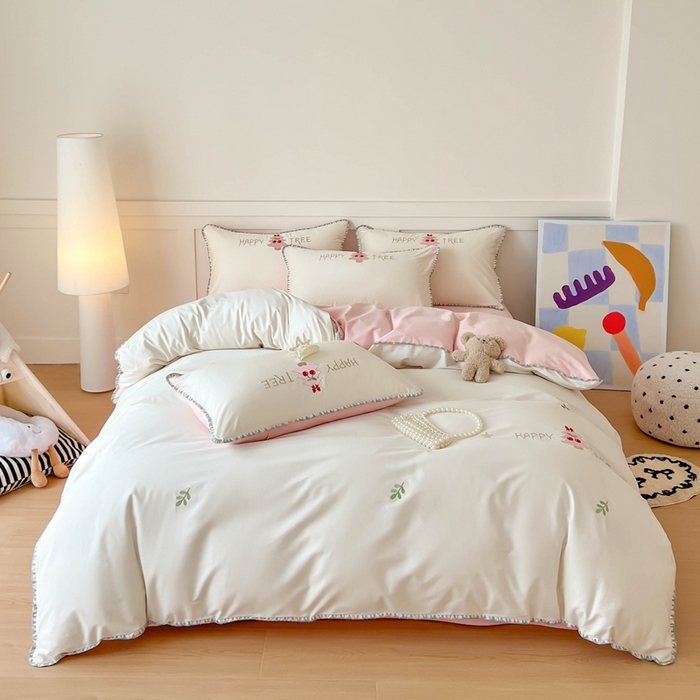 91家纺网 家纺一手货源 找家纺 蜜柚 2026新款全棉贝壳边小清新刺绣花四件套 幸福树-粉