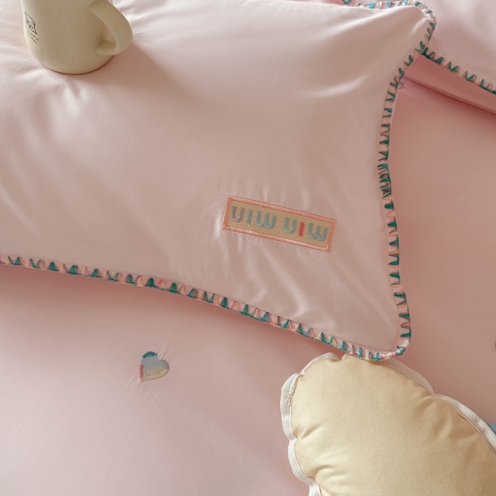 91家纺网 家纺一手货源 找家纺 蜜柚 2026新款全棉贝壳边小清新刺绣花四件套 爱心mini-粉