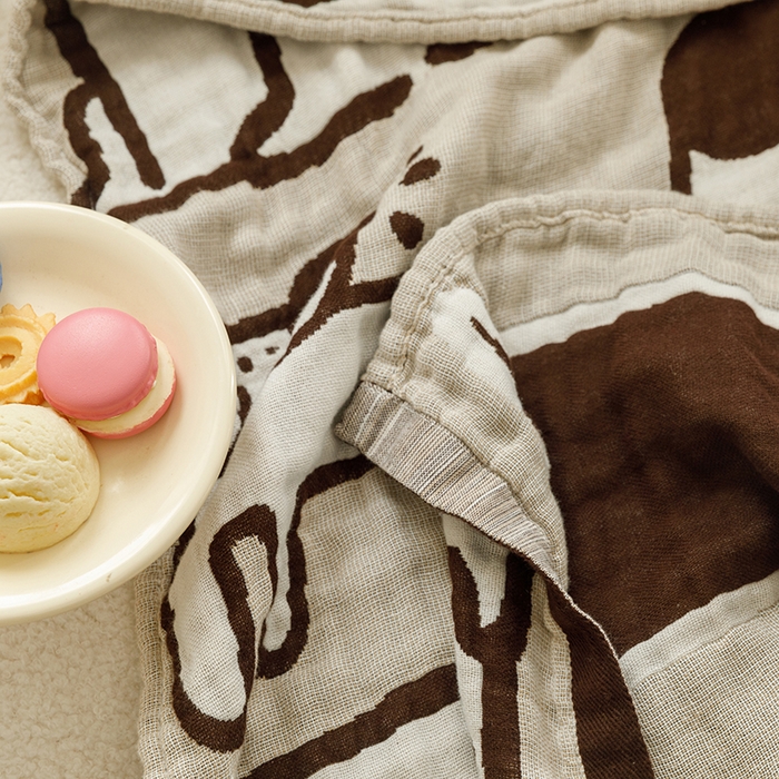 91家纺网 家纺一手货源 找家纺 沐珩家纺 2026新款全棉纯棉四层纱布浴巾沙发巾加大尺寸多功能毛巾毯 大鼻狗