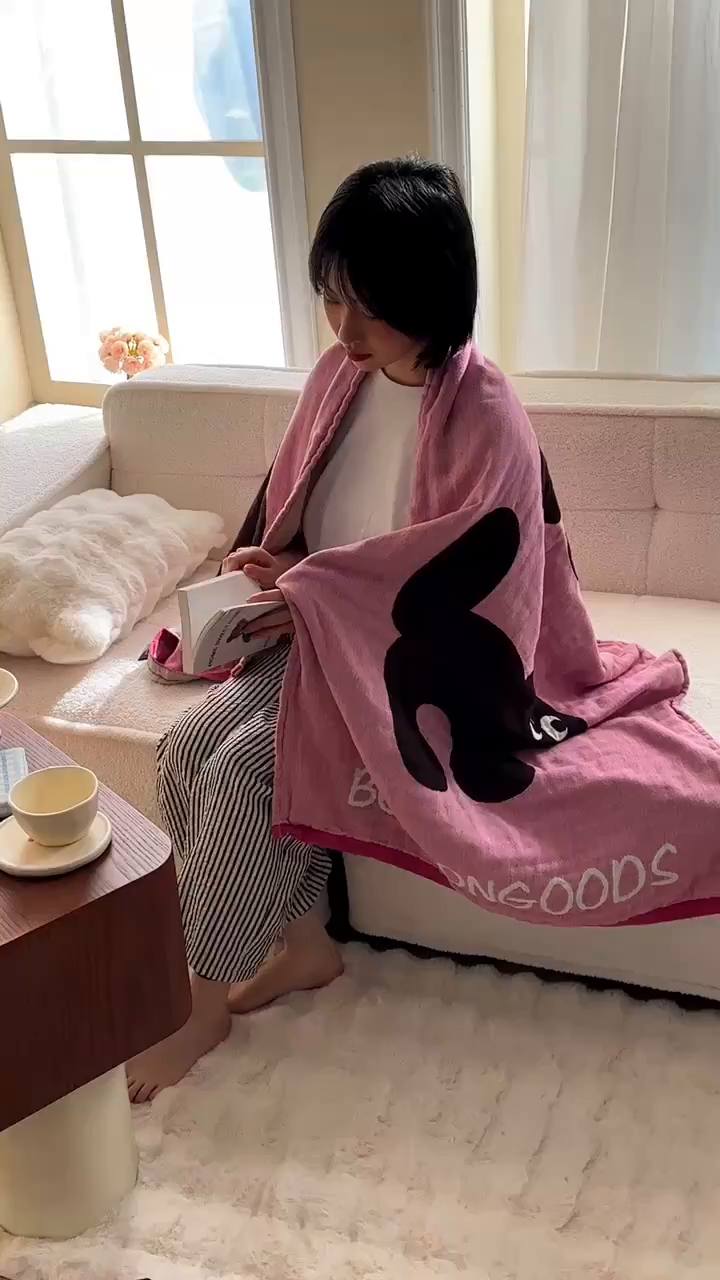 91家纺网 家纺一手货源 找家纺 沐珩家纺 2026新款全棉纯棉四层纱布浴巾沙发巾加大尺寸多功能毛巾毯 兜兜猫