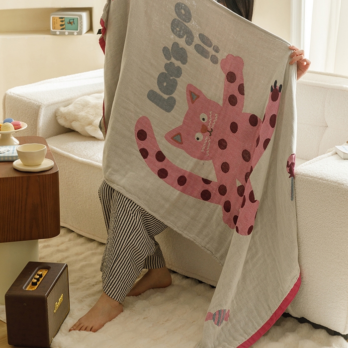 91家纺网 家纺一手货源 找家纺 沐珩家纺 2026新款全棉纯棉四层纱布浴巾沙发巾加大尺寸多功能毛巾毯 怪咖猫