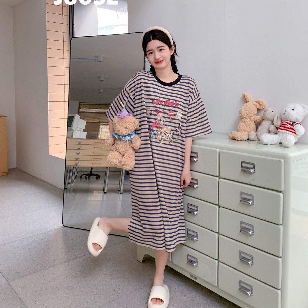 91家纺网 家纺一手货源 找家纺 妍景家居生活馆 2026新款午后原野懒人裙 藏蓝条