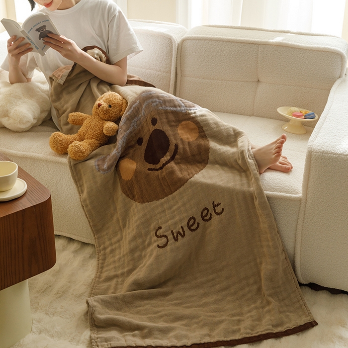 91家纺网 家纺一手货源 找家纺 沐珩家纺 2026新款全棉纯棉四层纱布浴巾沙发巾加大尺寸多功能毛巾毯 熊宝