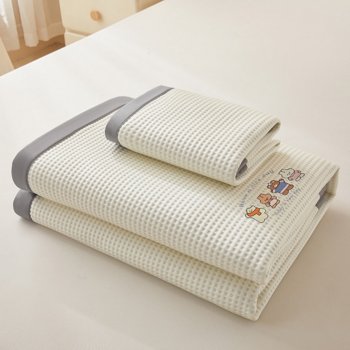 91家纺网 家纺一手货源 找家纺 凯罗 2026新款卡通绣花小红书爆款凉豆豆绣花床席可水洗床席凉席席子 米兜米兜-奶白 床席款