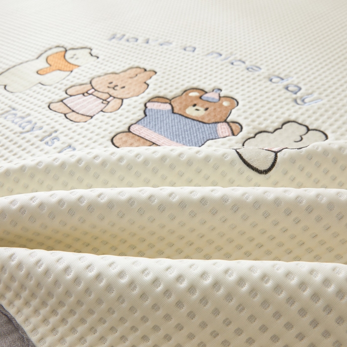 91家纺网 家纺一手货源 找家纺 凯罗 2026新款卡通绣花小红书爆款凉豆豆绣花床席可水洗床席凉席席子 米兜米兜-奶白 床席款