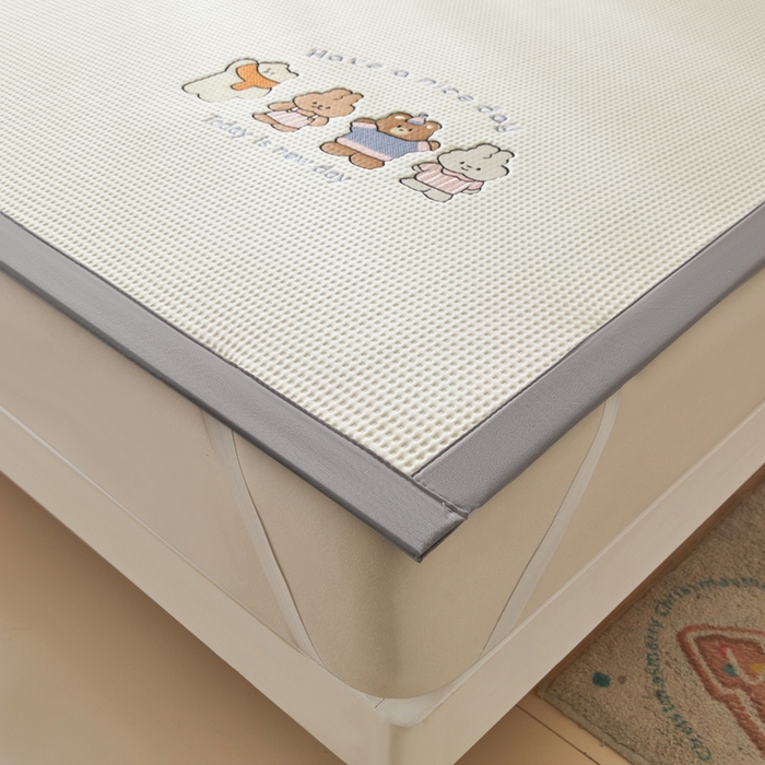 91家纺网 家纺一手货源 找家纺 凯罗 2026新款卡通绣花小红书爆款凉豆豆绣花床席可水洗床席凉席席子 米兜米兜-奶白 床席款