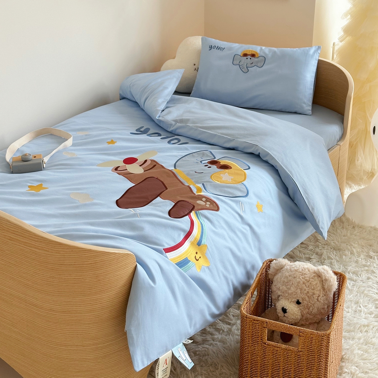 91家纺网 家纺一手货源 找家纺 BOSS 2026新款全棉纯棉大版卡通贴布绣花幼儿园多件套 大象飞行员