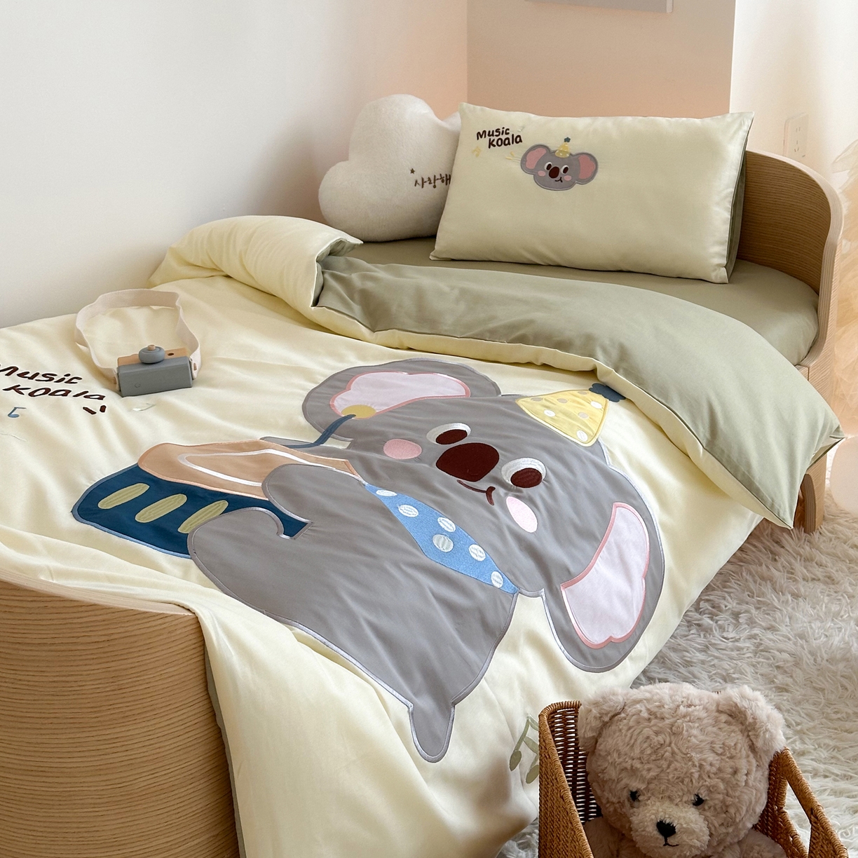 91家纺网 家纺一手货源 找家纺 BOSS 2026新款全棉纯棉大版卡通贴布绣花幼儿园多件套 考拉