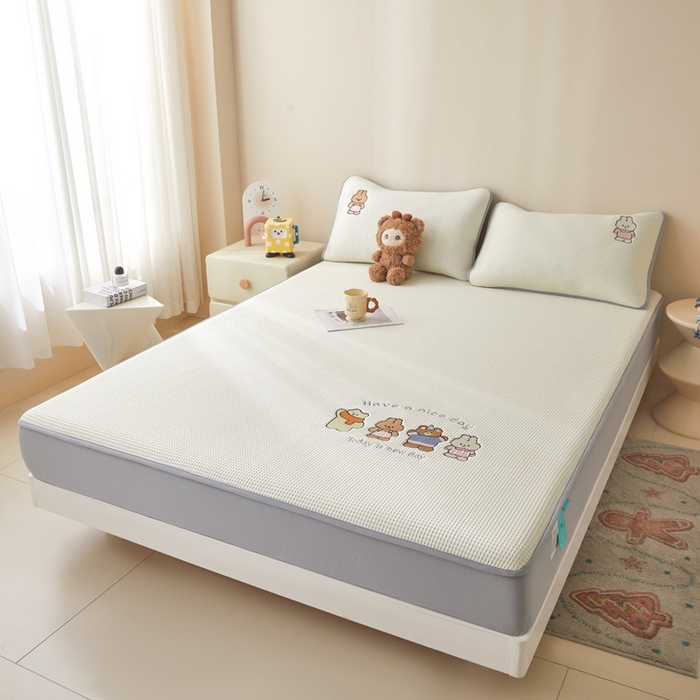 91家纺网 家纺一手货源 找家纺 （总）凯罗 2026新款卡通绣花小红书爆款凉豆豆绣花床笠可水洗床笠凉席席子