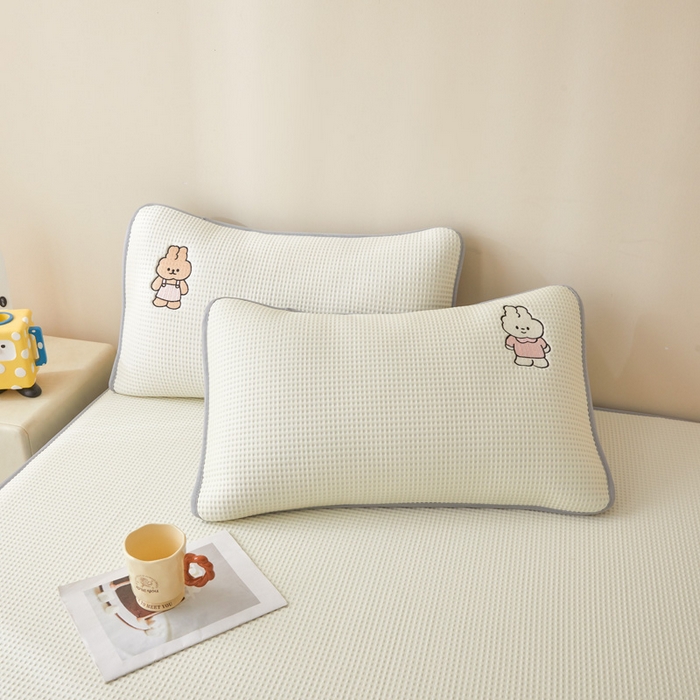 91家纺网 家纺一手货源 找家纺 （总）凯罗 2026新款卡通绣花小红书爆款凉豆豆绣花床笠可水洗床笠凉席席子