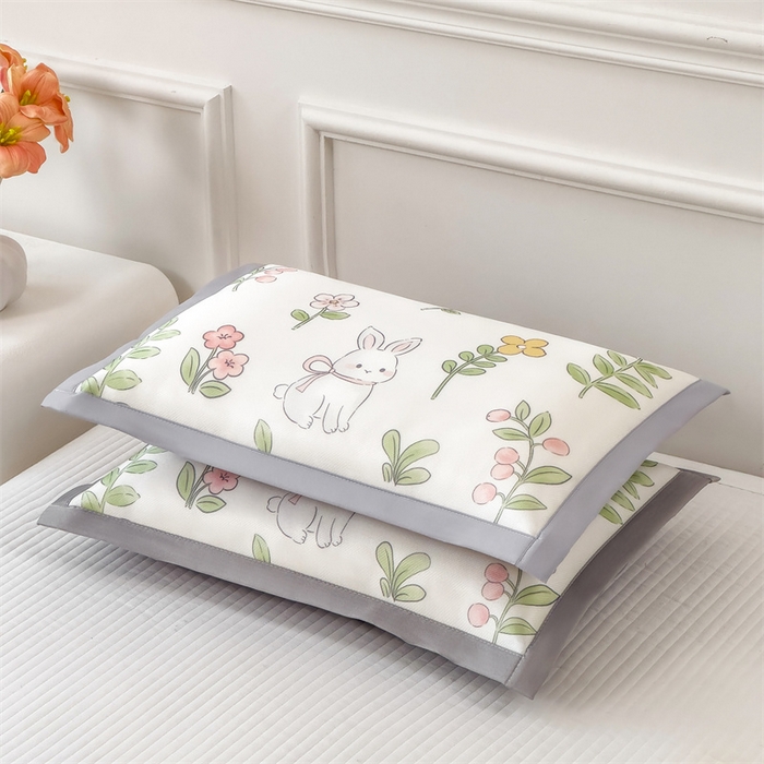 91家纺网 家纺一手货源 找家纺 兄弟坊 2026新款大版碳光冰丝儿童枕头午睡枕学生枕头枕芯幼儿园枕头 冰丝枕头-春日免语