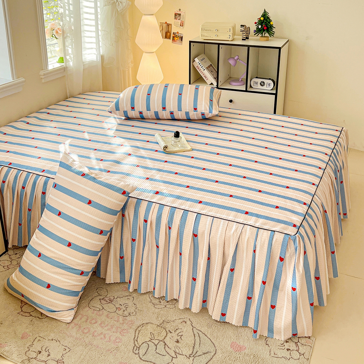 91家纺网 家纺一手货源 找家纺 鹿辉家居（原吉欧力） 2026新款泡泡床裙四件套 床裙款-爱心条纹