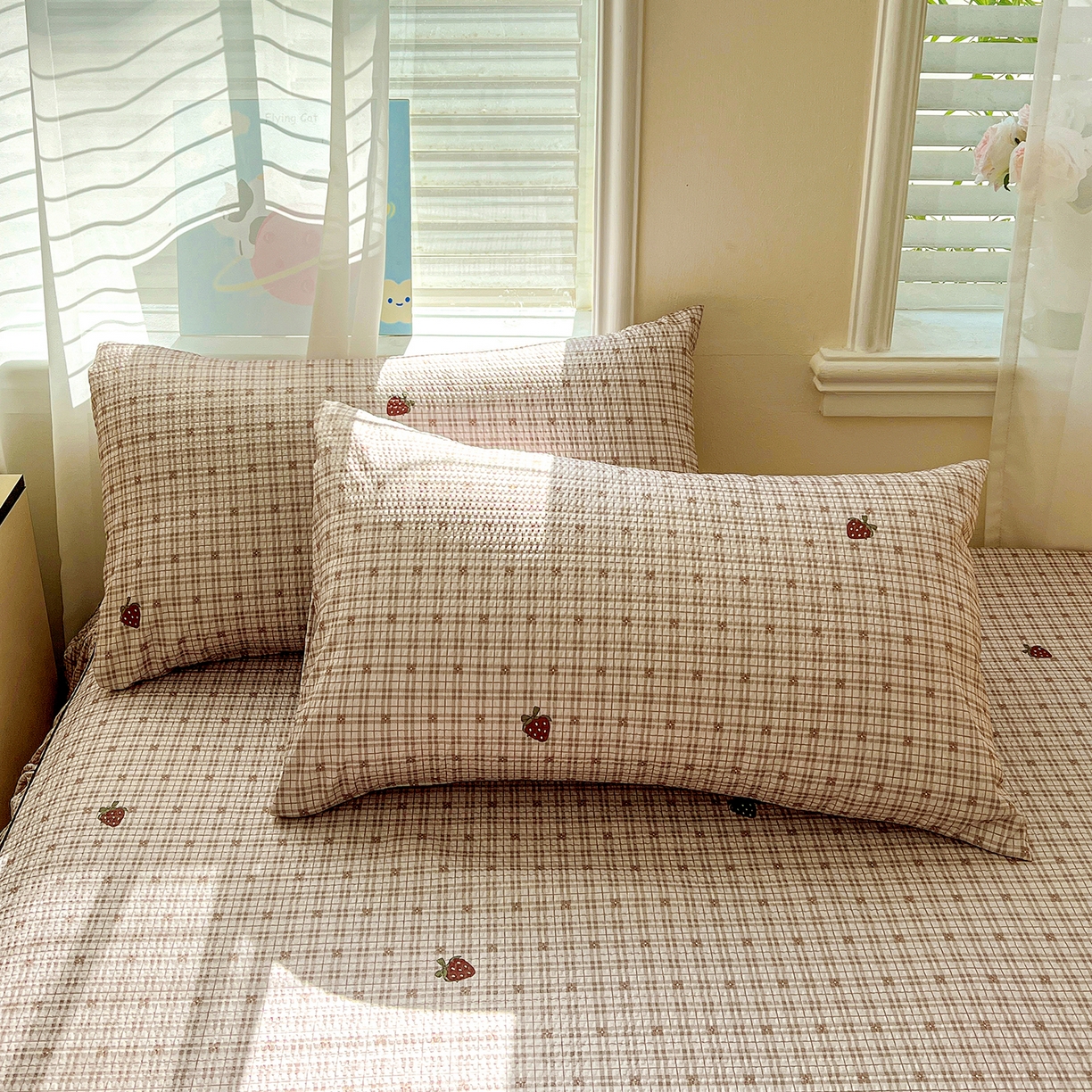 91家纺网 家纺一手货源 找家纺 鹿辉家居（原吉欧力） 2026新款泡泡床裙四件套 床裙款-格韵草莓