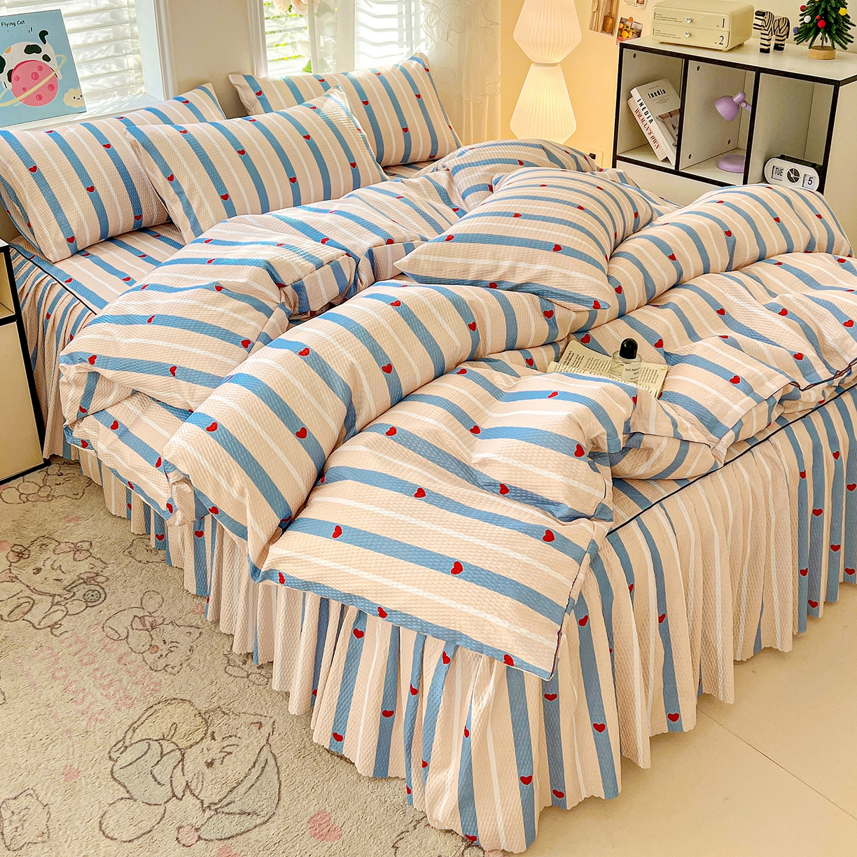 91家纺网 家纺一手货源 找家纺 鹿辉家居（原吉欧力） 2026新款泡泡床裙四件套 床裙款-爱心条纹