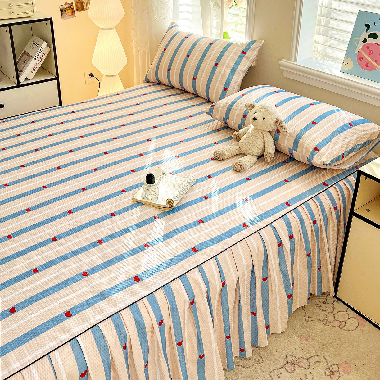 91家纺网 家纺一手货源 找家纺 鹿辉家居（原吉欧力） 2026新款泡泡床裙四件套 床裙款-爱心条纹