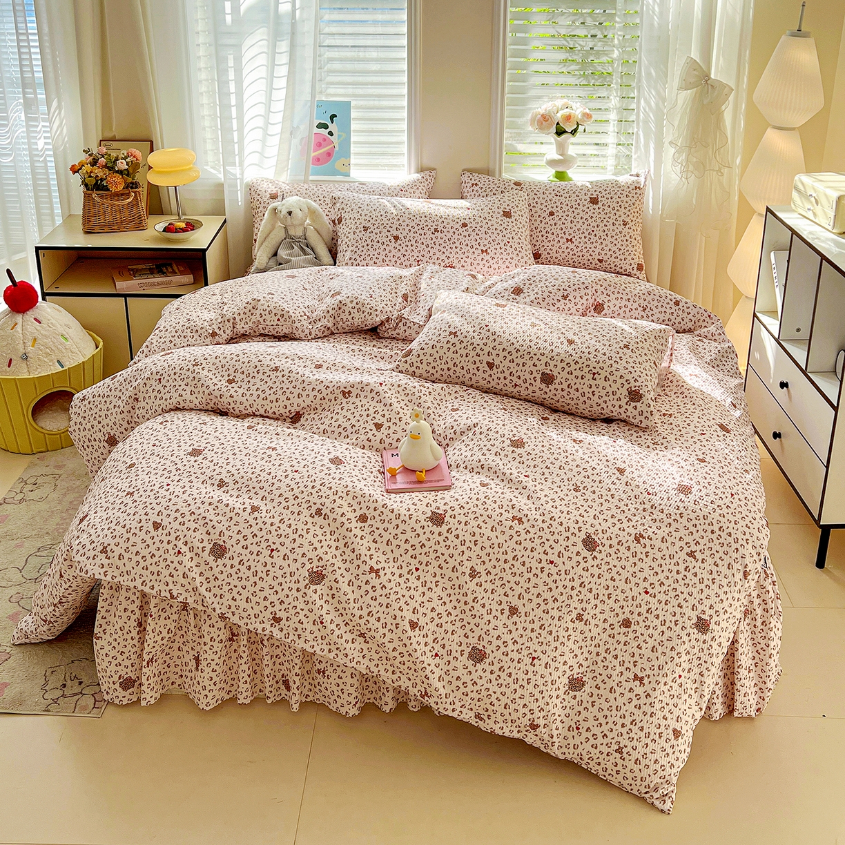 91家纺网 家纺一手货源 找家纺 鹿辉家居（原吉欧力） 2026新款泡泡床裙四件套 床裙款-豹纹猫咪