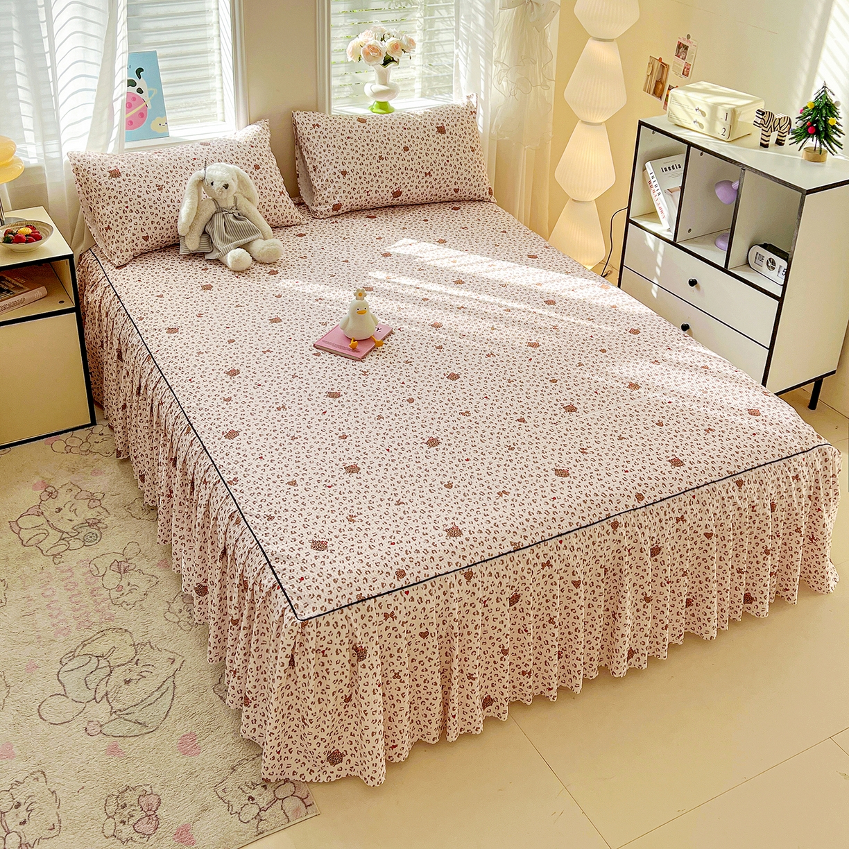 91家纺网 家纺一手货源 找家纺 鹿辉家居（原吉欧力） 2026新款泡泡床裙四件套 床裙款-豹纹猫咪