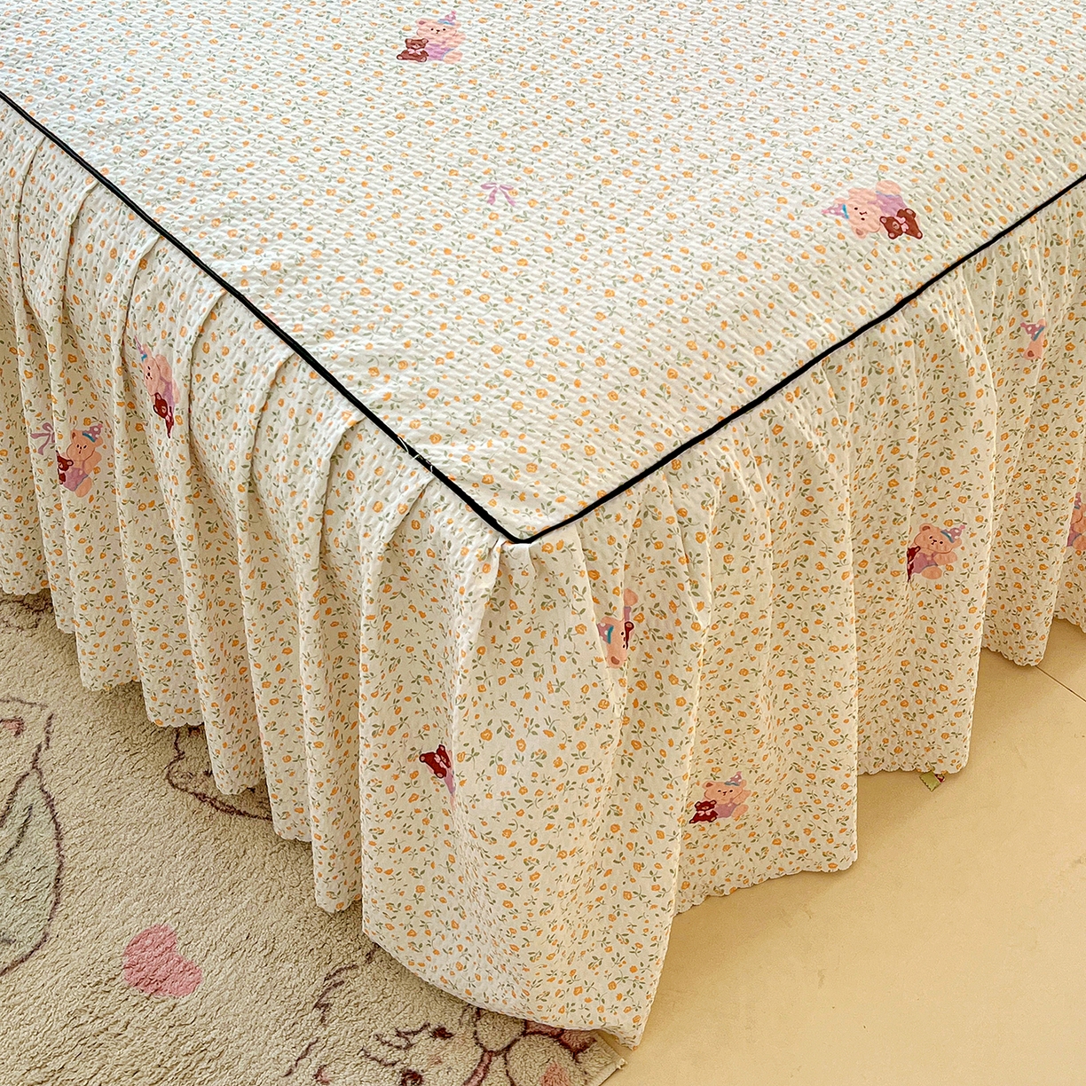 91家纺网 家纺一手货源 找家纺 鹿辉家居（原吉欧力） 2026新款泡泡床裙四件套 床裙款-花中小熊