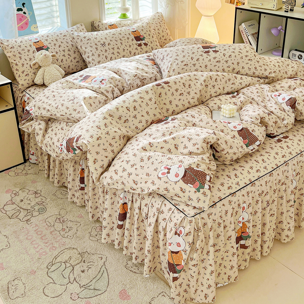 91家纺网 家纺一手货源 找家纺 鹿辉家居（原吉欧力） 2026新款泡泡床裙四件套 床裙款-碎花小兔