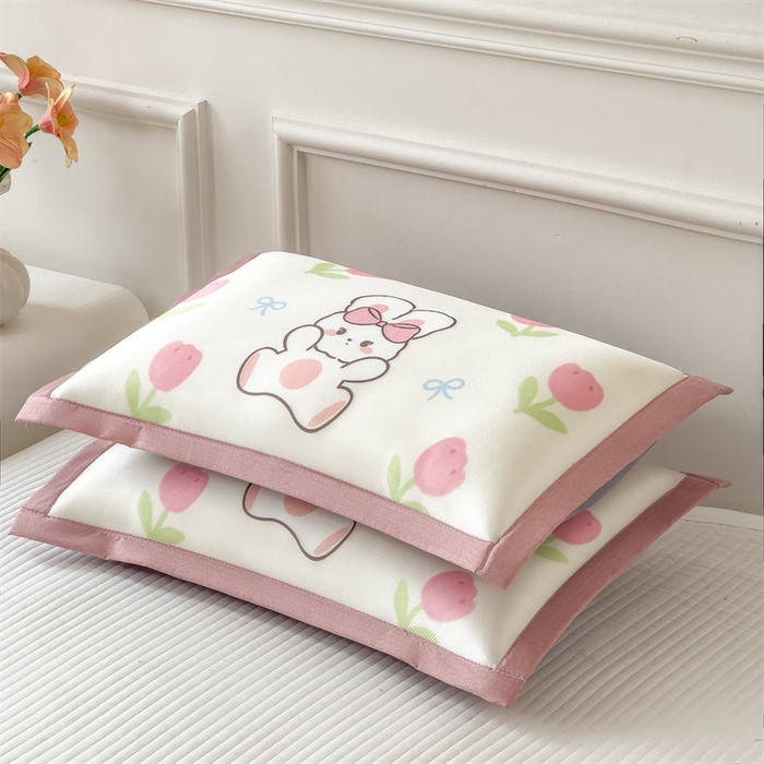 91家纺网 家纺一手货源 找家纺 兄弟坊 2026新款大版碳光冰丝儿童枕头午睡枕学生枕头枕芯幼儿园枕头 冰丝枕头-花与免免