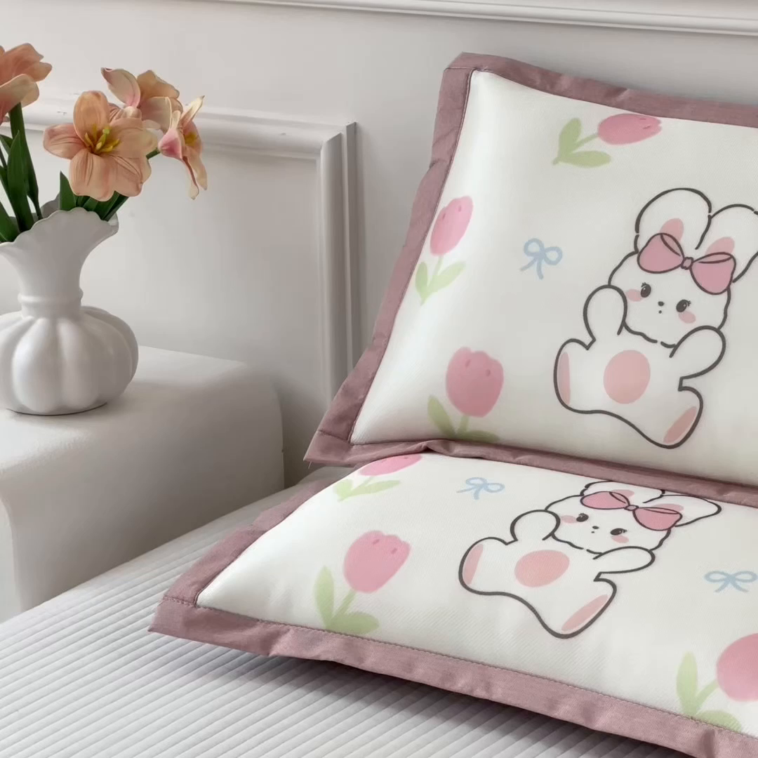 91家纺网 家纺一手货源 找家纺 兄弟坊 2026新款大版碳光冰丝儿童枕头午睡枕学生枕头枕芯幼儿园枕头 冰丝枕头-花与免免