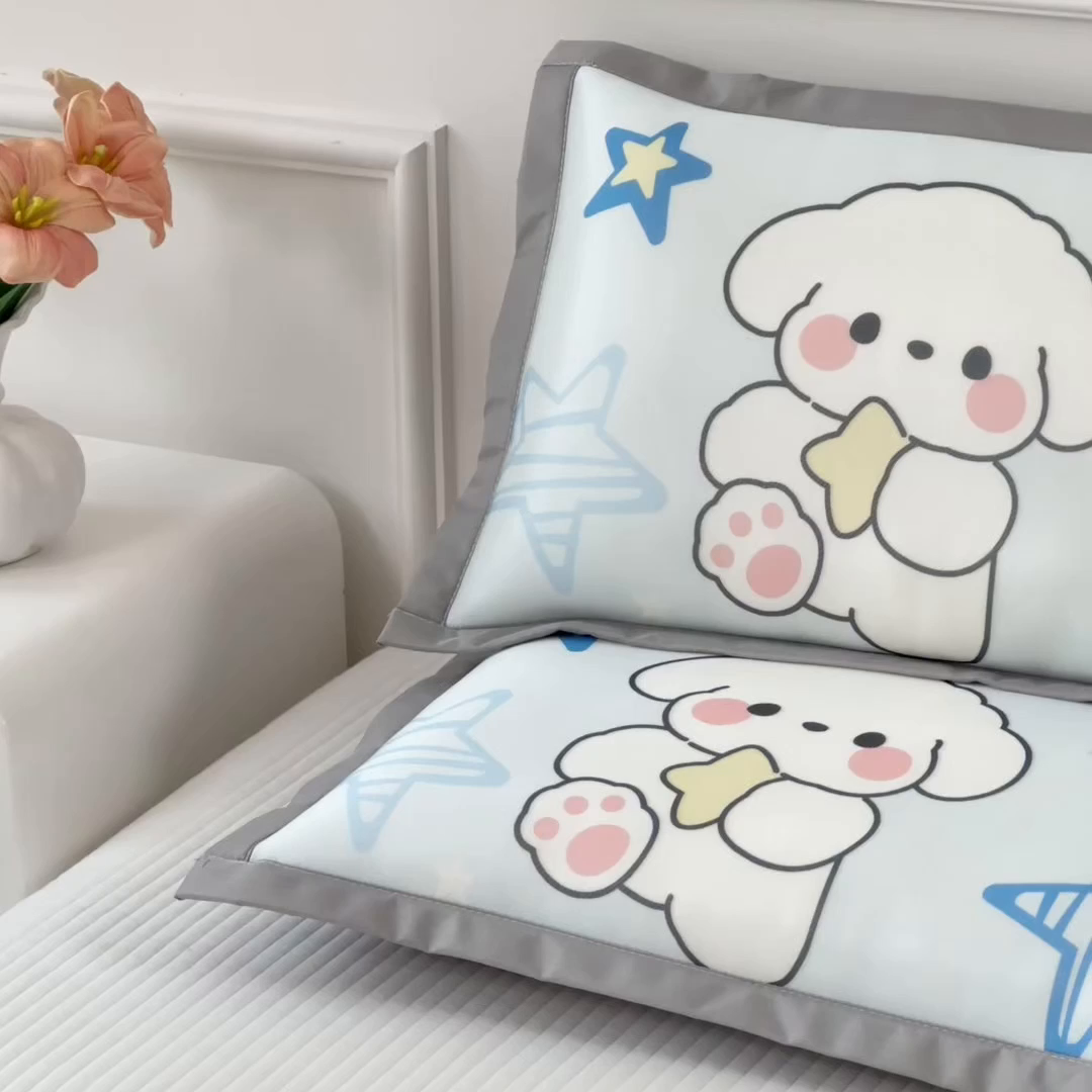 91家纺网 家纺一手货源 找家纺 兄弟坊 2026新款大版碳光冰丝儿童枕头午睡枕学生枕头枕芯幼儿园枕头 冰丝枕头-皇皇小狗