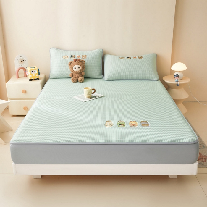 91家纺网 家纺一手货源 找家纺 凯罗 2026新款卡通绣花小红书爆款凉豆豆绣花床笠可水洗床笠凉席席子 萌宠总动员 床笠款