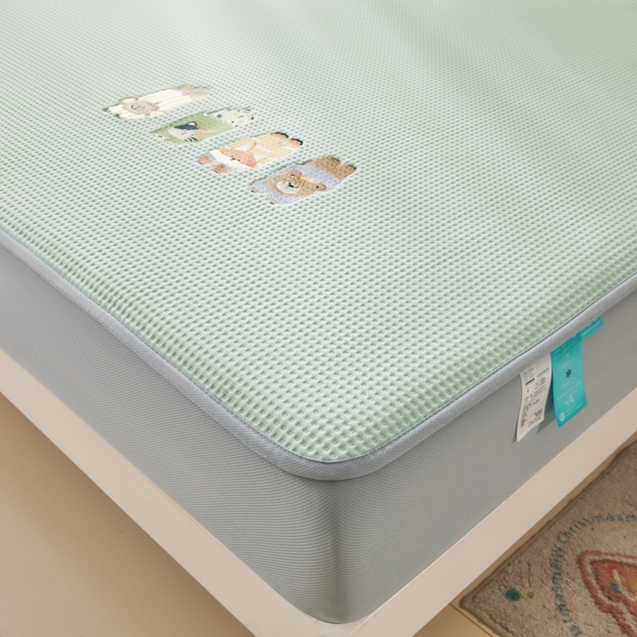 91家纺网 家纺一手货源 找家纺 凯罗 2026新款卡通绣花小红书爆款凉豆豆绣花床笠可水洗床笠凉席席子 萌宠总动员 床笠款