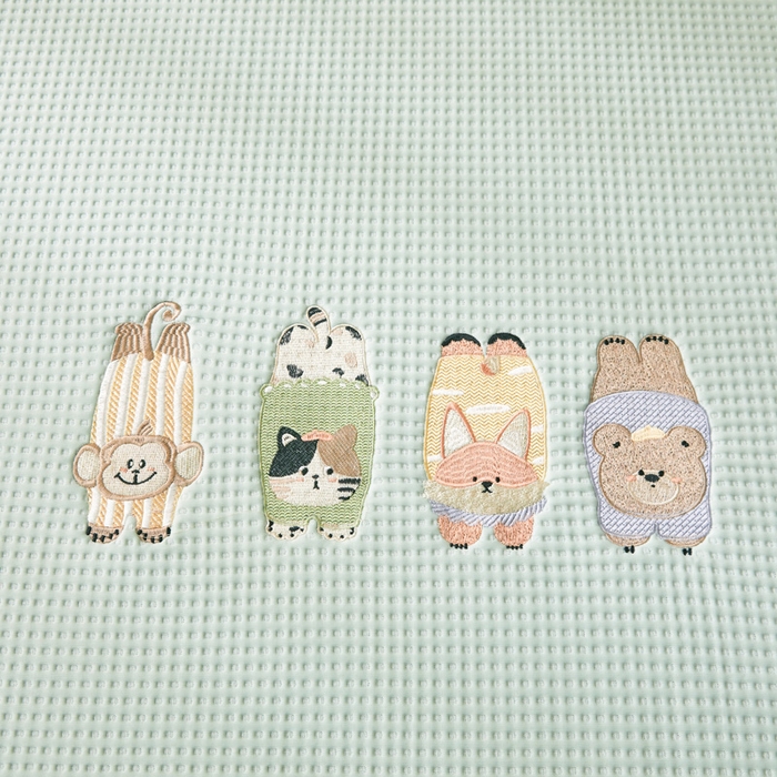 91家纺网 家纺一手货源 找家纺 凯罗 2026新款卡通绣花小红书爆款凉豆豆绣花床笠可水洗床笠凉席席子 萌宠总动员 床笠款