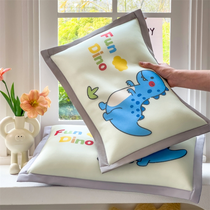 兄弟坊 2026新款大版碳光冰丝儿童枕头午睡枕学生枕头枕芯幼儿园枕头 冰丝枕头-蓝色恐龙