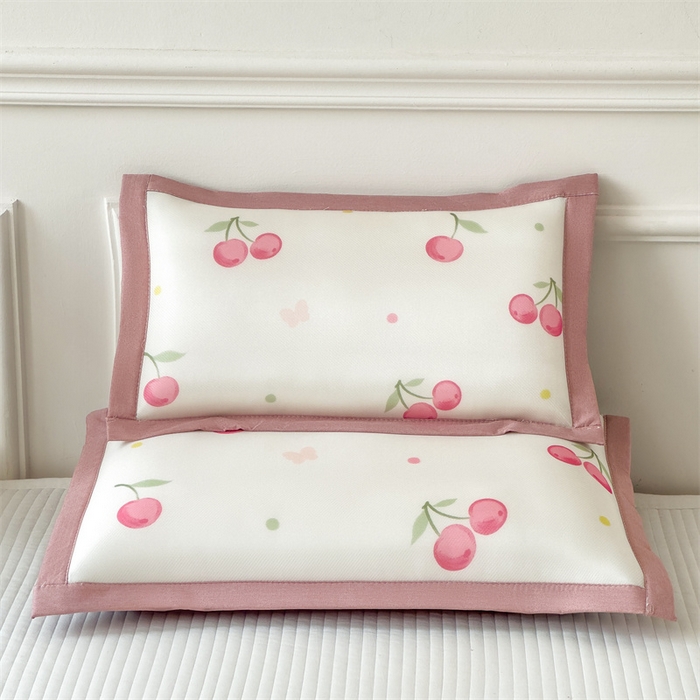 91家纺网 家纺一手货源 找家纺 兄弟坊 2026新款大版碳光冰丝儿童枕头午睡枕学生枕头枕芯幼儿园枕头 冰丝枕头-甜梦樱桃