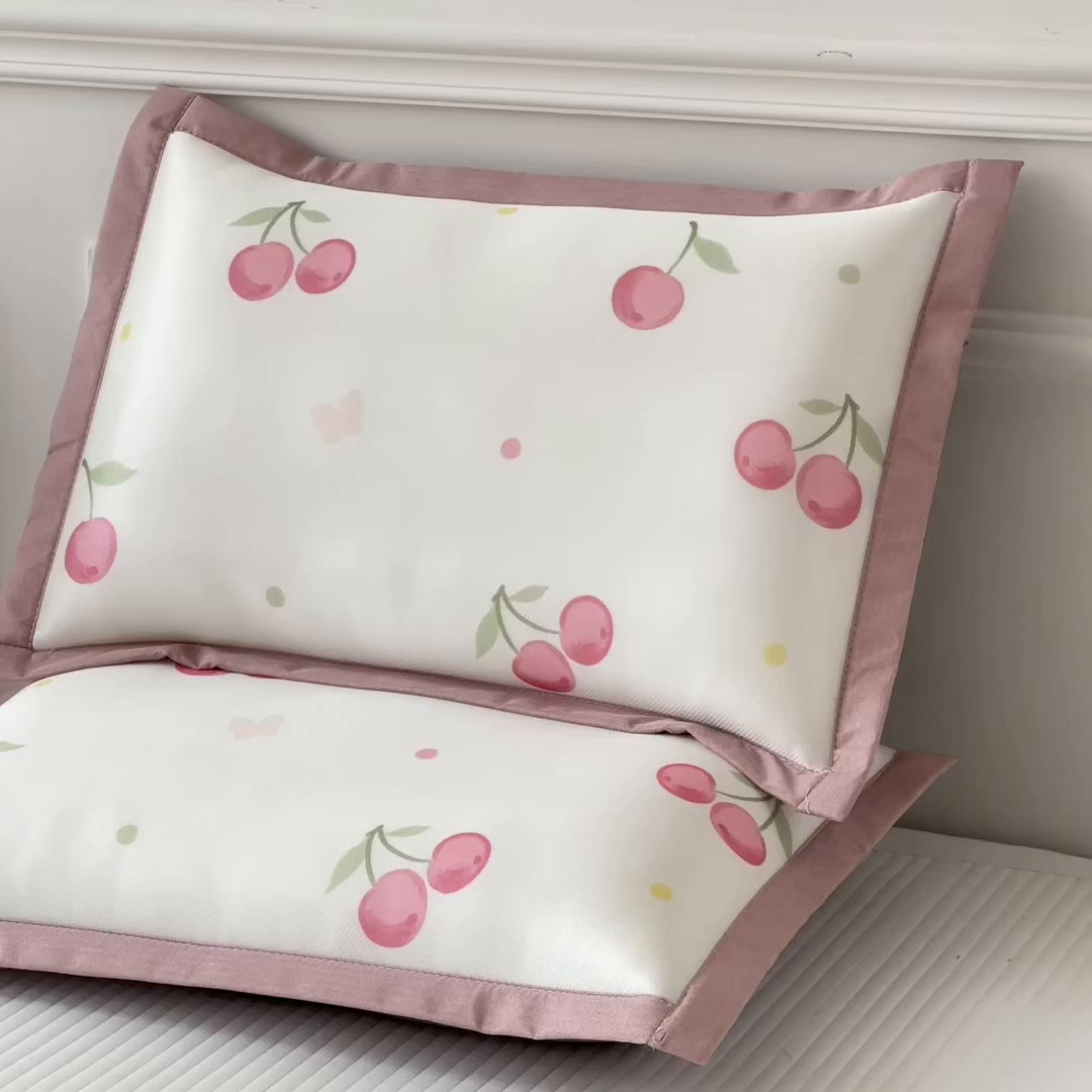 91家纺网 家纺一手货源 找家纺 兄弟坊 2026新款大版碳光冰丝儿童枕头午睡枕学生枕头枕芯幼儿园枕头 冰丝枕头-甜梦樱桃