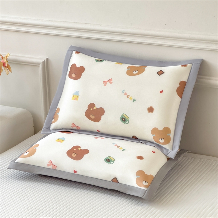 91家纺网 家纺一手货源 找家纺 兄弟坊 2026新款大版碳光冰丝儿童枕头午睡枕学生枕头枕芯幼儿园枕头 冰丝枕头-小熊饼千