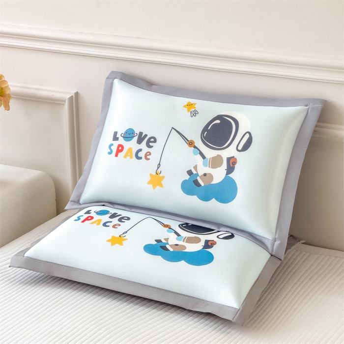 91家纺网 家纺一手货源 找家纺 兄弟坊 2026新款大版碳光冰丝儿童枕头午睡枕学生枕头枕芯幼儿园枕头 冰丝枕头-星际探索